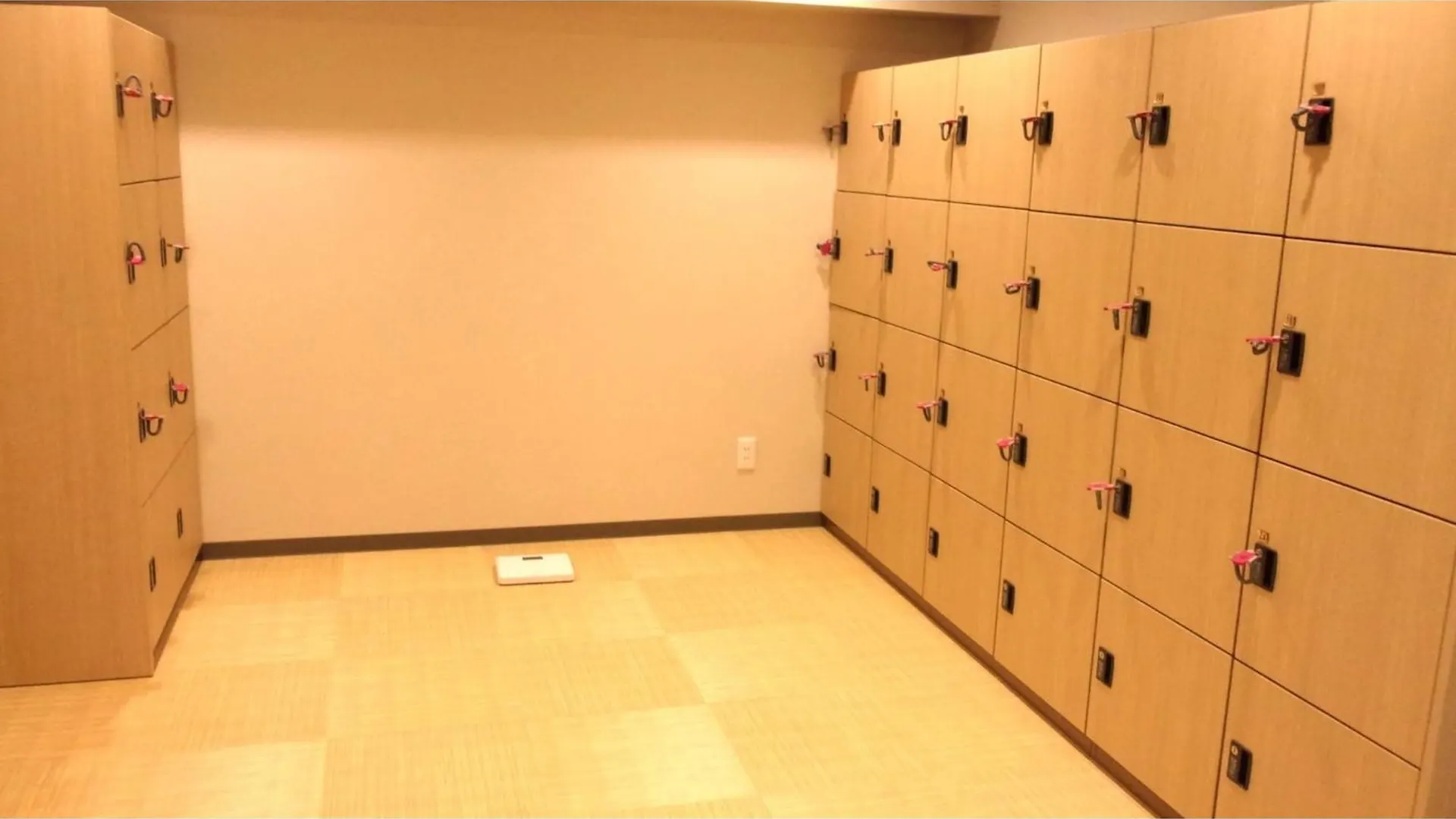 Shinsaibashi Arty Inn - Vacation Stay 75118V Осака