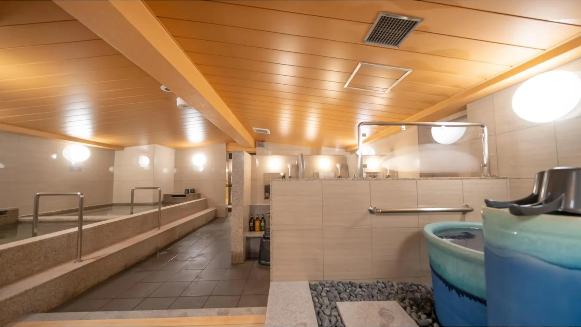 Shinsaibashi Arty Inn - Vacation Stay 75118V Осака